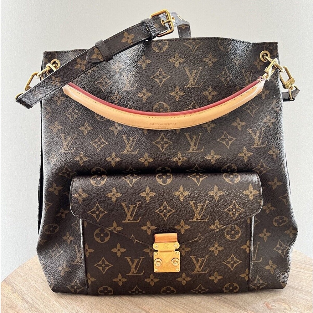 πβ¨MINT β¨π RARE ANGELINA JOLIE METIS HOBO LOUIS VUITTON CELEBRITY - Picture 4 of 15